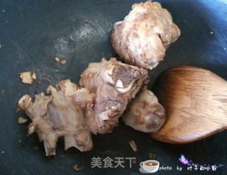 萝卜棒骨汤的做法步骤：7