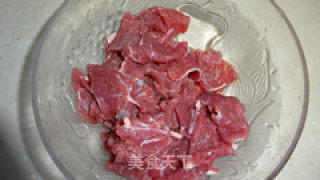 酸菜牛肉的做法步骤：1