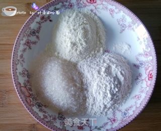 零失败的入门级烘焙----蛋白椰蓉球的做法步骤：2