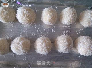 零失败的入门级烘焙----蛋白椰蓉球的做法步骤：8