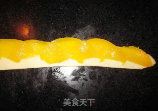 【黄桃玫瑰花小面包】用口味清新的金色水果做出外型高贵的面包的做法步骤：12