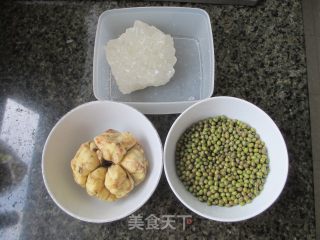 绿豆百合汤的做法步骤：1