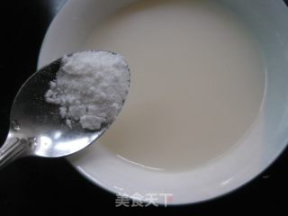 牛奶蒸鸡蛋的做法步骤：1