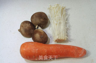 素三鲜锅贴的做法步骤：1