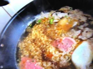 麻辣牛肉方便面的做法步骤：6