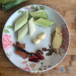 红烧排骨的做法步骤：1
