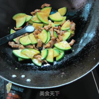 瘦肉烧鲜南瓜的做法步骤：6