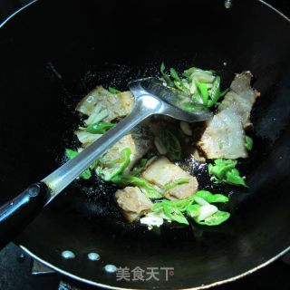 辣炒腊肉火腿肠的做法步骤：4