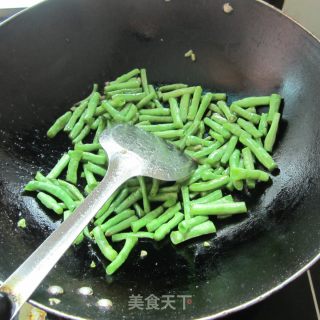 鲜豆角拌面的做法步骤：2