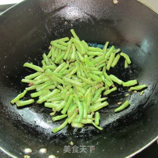 鲜豆角拌面的做法步骤：3