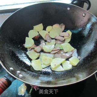 土豆片炒叉烧肉的做法步骤：4