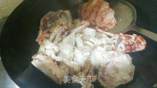 薑葱炒蟹的做法步骤：3