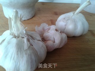 【蒜香辣子鸡】麻辣过瘾的做法步骤：2