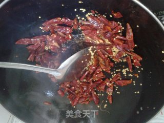 【蒜香辣子鸡】麻辣过瘾的做法步骤：6