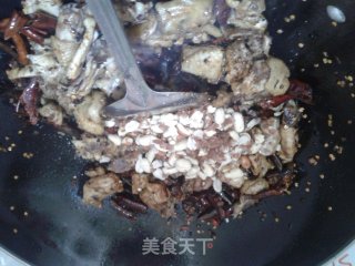 【蒜香辣子鸡】麻辣过瘾的做法步骤：7
