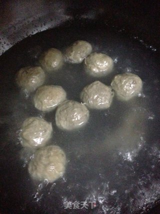 牛肉丸冬瓜汤的做法步骤：2