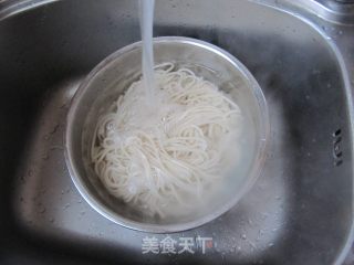 老北京五彩炸酱面的做法步骤：28