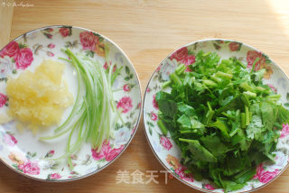 补肝养胃抗癌益智抗疲消炎的凉拌美食—芝麻酱拌金针菇的做法步骤：3