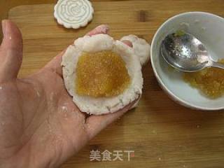 山药凤梨冰皮月饼的做法步骤：4