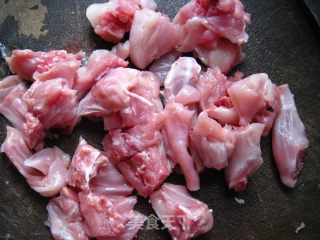 麻辣兔肉的做法步骤：1