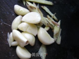 麻辣兔肉的做法步骤：2