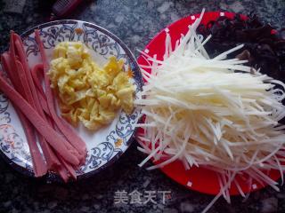 香煎三丝豆皮卷---意想不到的混搭的做法步骤：2