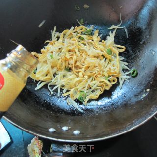 土豆蛋丝的做法步骤：5