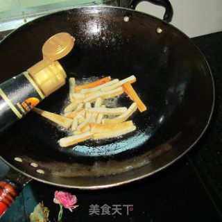 茄子炒豆腐干的做法步骤：4