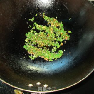 辣椒丁炒蛋的做法步骤：4