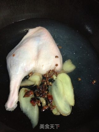 香菇鸡肉粥的做法步骤：2