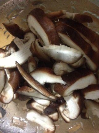 香菇鸡肉粥的做法步骤：4