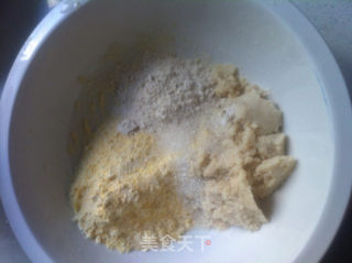 豆渣饼的做法步骤：4