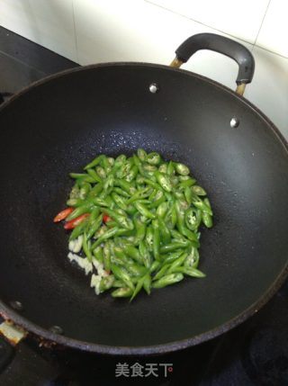 黑胡椒尖椒牛肉丝的做法步骤：7