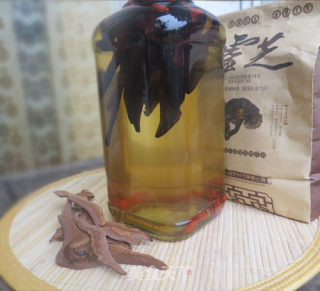 灵芝泡酒的做法步骤：3