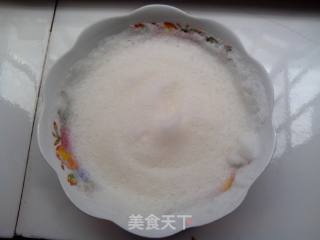 松软可口色泽金黄的———电饭锅海绵牛奶葡萄干蛋糕的做法步骤：6