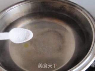 炝拌虾皮菠菜的做法步骤：2
