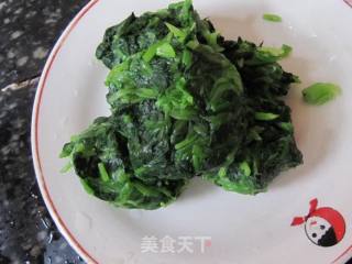 炝拌虾皮菠菜的做法步骤：3