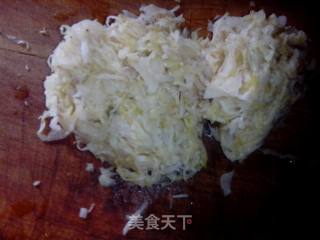 酸菜猪肉包的做法步骤：3
