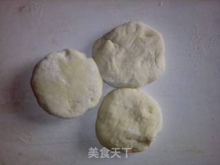 酸菜猪肉包的做法步骤：7