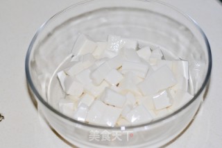 简单美味瘦身，常吃有益健康--豆腐味噌杂菜汤的做法步骤：2