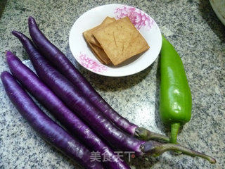 香干炒茄子的做法步骤：1