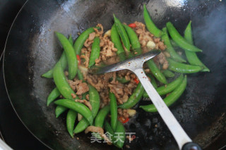 暑假最后一顿——甜豆炒肉丝的做法步骤：8
