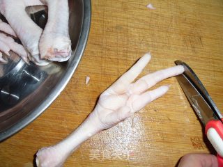 豉汁凤爪的做法步骤：1
