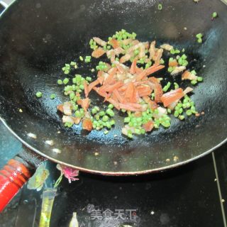 手抓饭---腊肉火腿饭团的做法步骤：4
