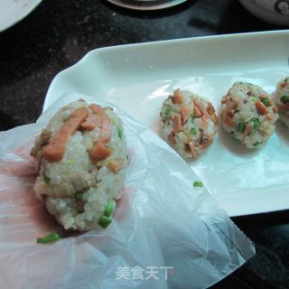 手抓饭---腊肉火腿饭团的做法步骤：8