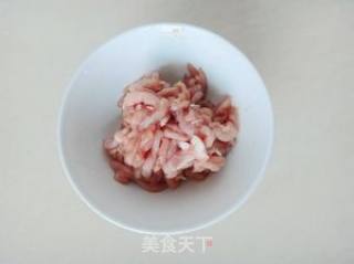 黄花菜炒脊肉的做法步骤：4