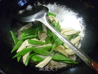 腐竹炒油豆角的做法步骤：9