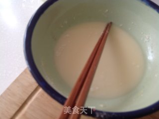 火腿鸡蛋杂粮煎饼的做法步骤：2