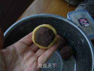 红糖豆沙月饼的做法步骤：6