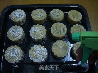 红糖豆沙月饼的做法步骤：9
